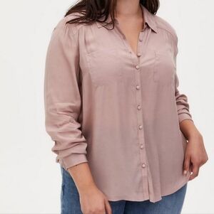 Torrid MADISON - FAWN CREPE BUTTON FRONT BLOUSE plus size 4